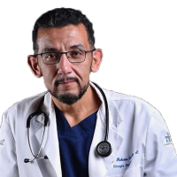 DR. JUAN ROBERTO GONZÁLEZ SANTAMARÍA